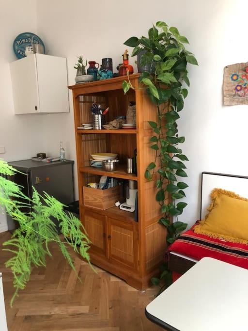 Apartment Berliner Altbaubauwohnung In Mitte